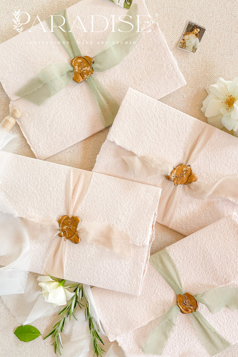 This exquisite trifold wedding invitation set offers a blend of modern design and personalized artistry. The convenient trifold design offers ample space for all your wedding details, all wrapped in a beautifully elegant package that your guests will adore.